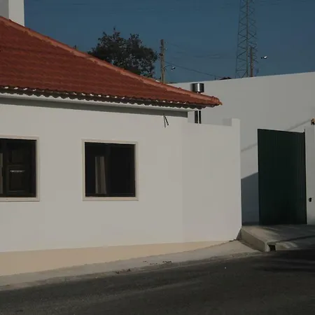 Vivenda Maria Da Nazare * Picamilho